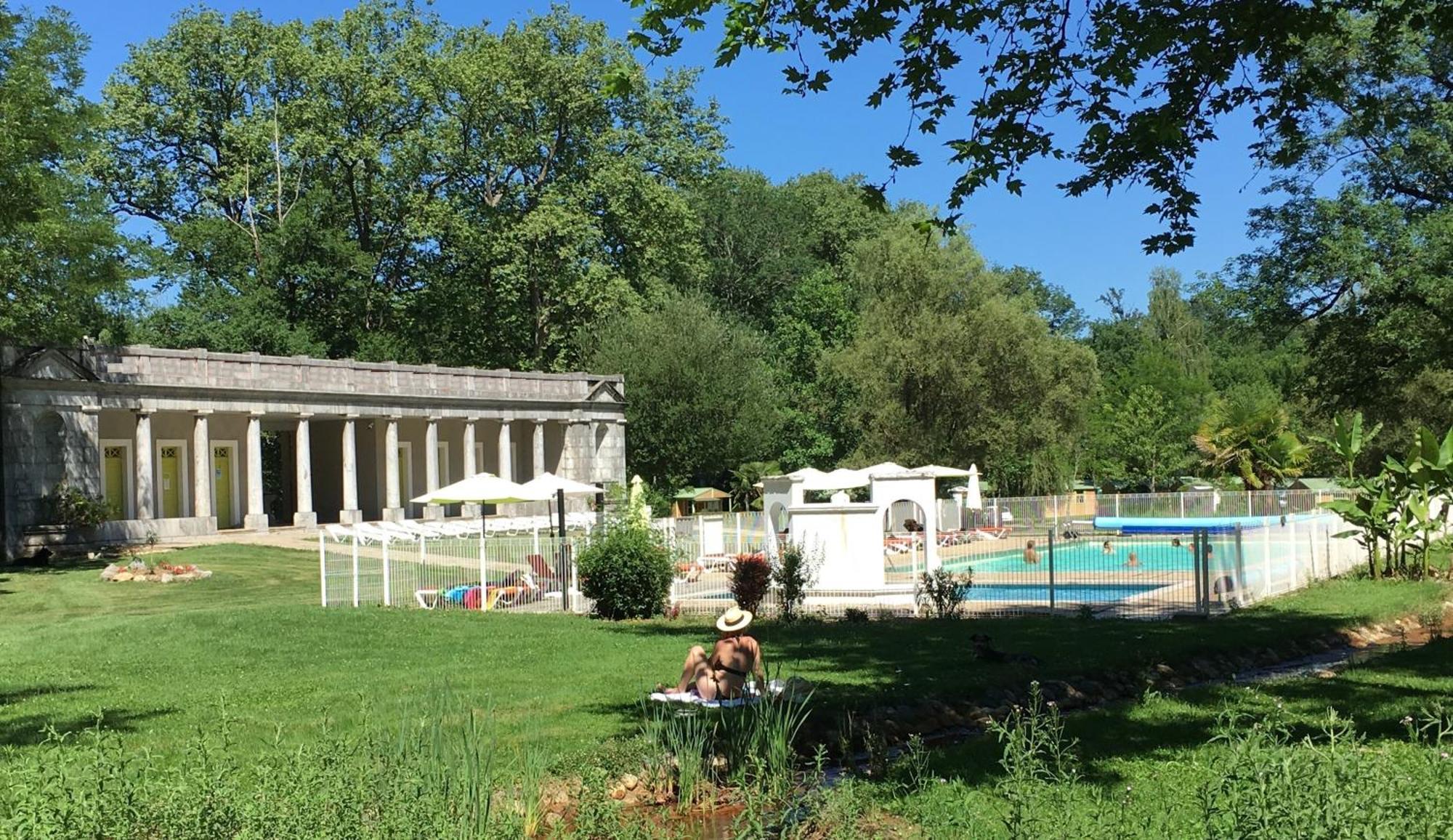 Camping 3 Etoiles - Piscine Chauffee - Vue Montagne แซ็ง-จิฮองส์ ภายนอก รูปภาพ