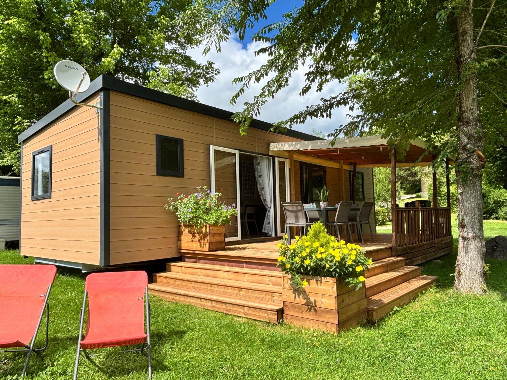 Camping 3 Etoiles - Piscine Chauffee - Vue Montagne แซ็ง-จิฮองส์ ภายนอก รูปภาพ