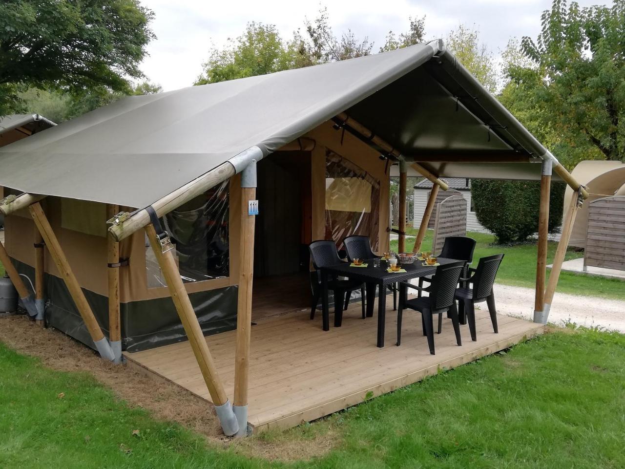 Camping 3 Etoiles - Piscine Chauffee - Vue Montagne แซ็ง-จิฮองส์ ภายนอก รูปภาพ