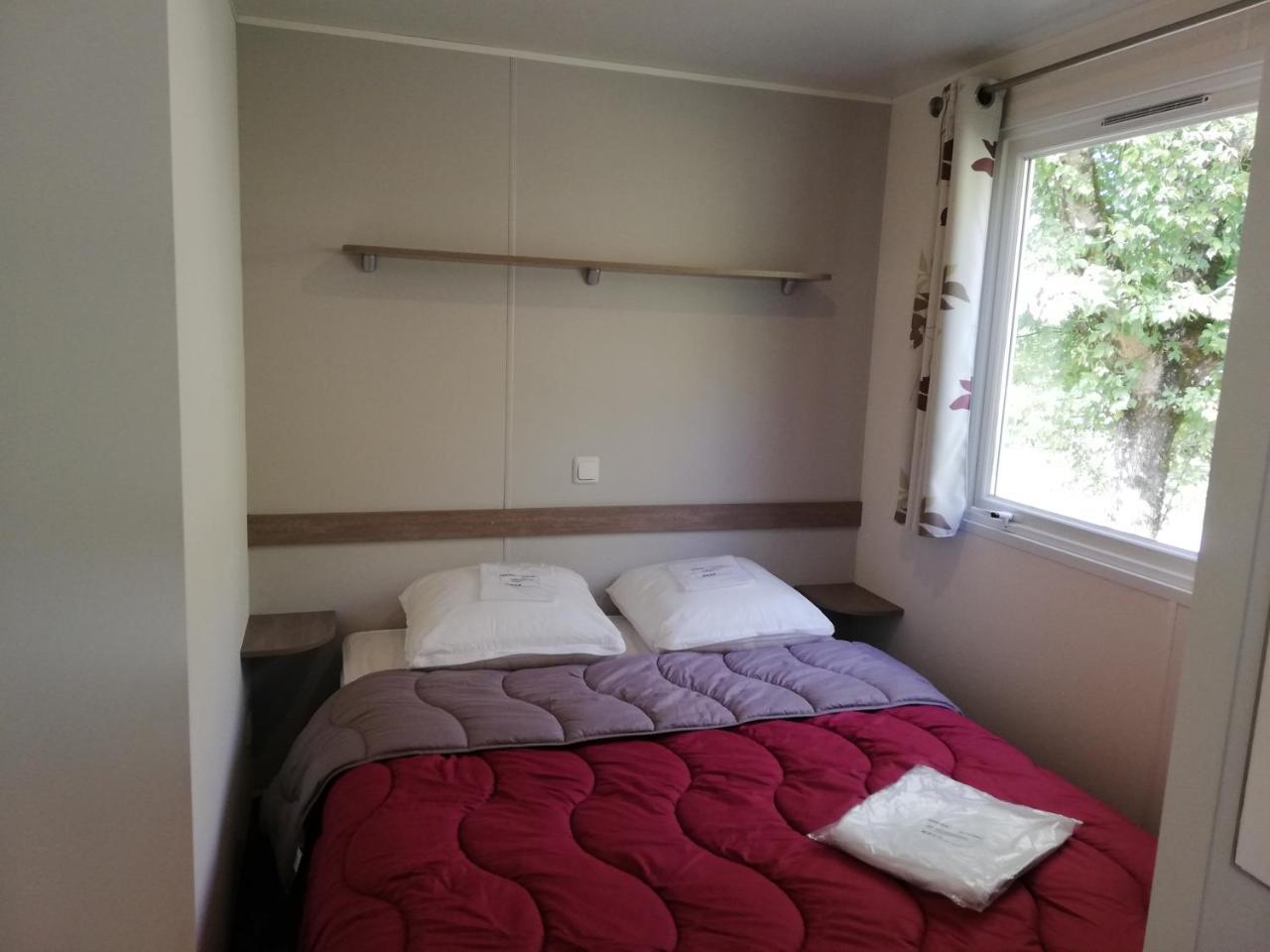 Camping 3 Etoiles - Piscine Chauffee - Vue Montagne แซ็ง-จิฮองส์ ภายนอก รูปภาพ